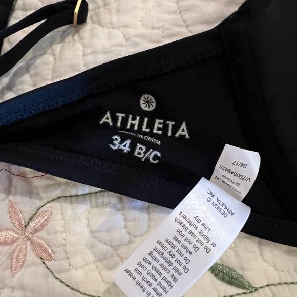 Two bikini tops - Picture 4 of 5